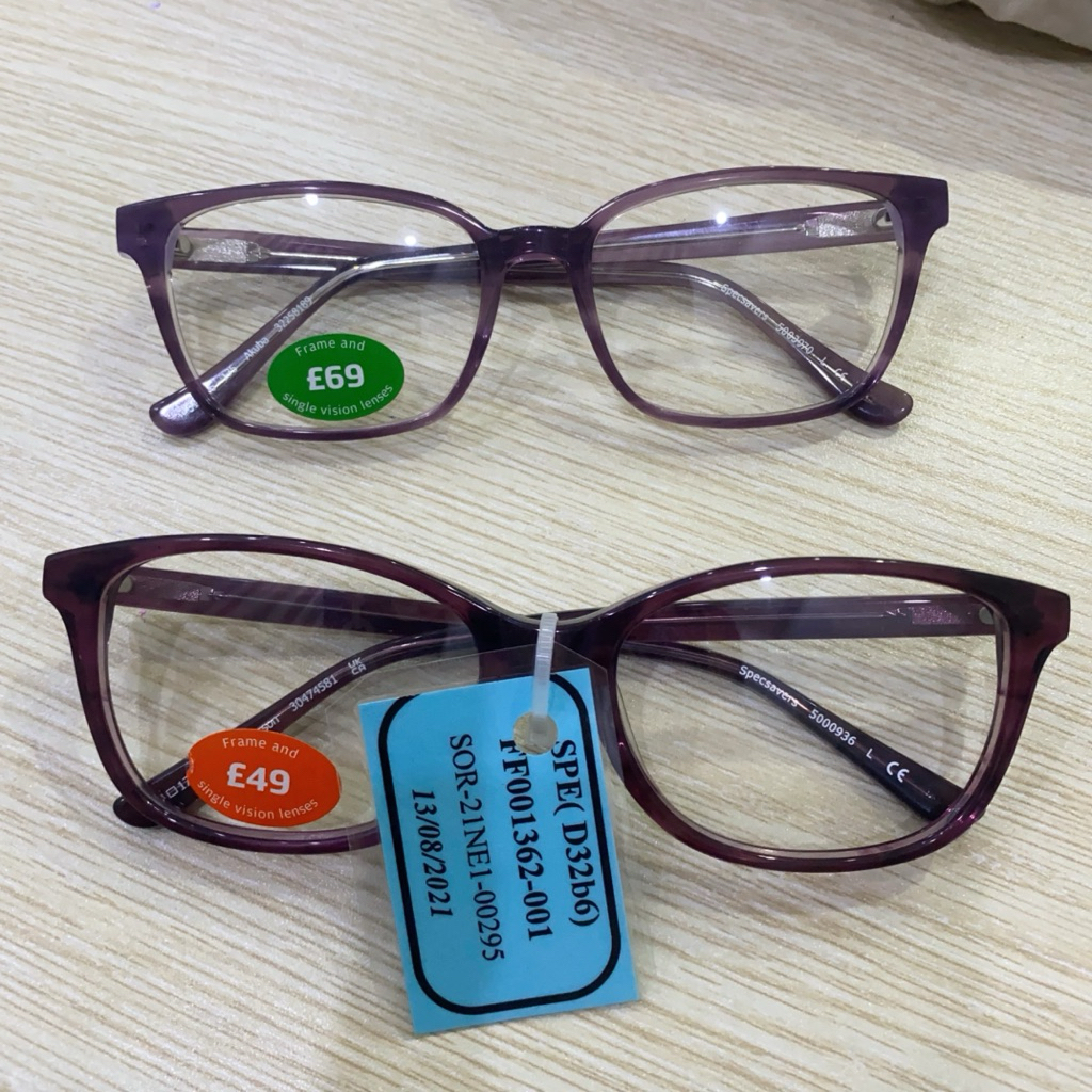 Pass 2 Gọng kính Specsavers (Akuba-Winterson) giá tien triệu