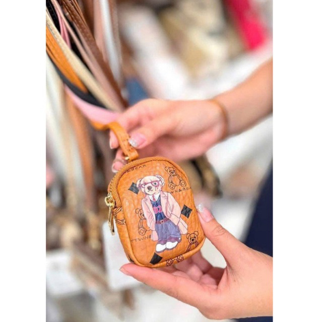 <Tặng Charm Đơn 1.2TR> TH Ví móc khóa đựng tiền airpot đeo cổ TTWN BEAR TT2531