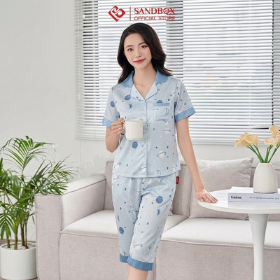 Đồ Bộ Nữ SANDBOX Pijama Lửng Chất Lụa Latin Cao Cấp Áo Cộc Tay Quần Lửng Họa Tiết Thiết Kế- BLL26005
