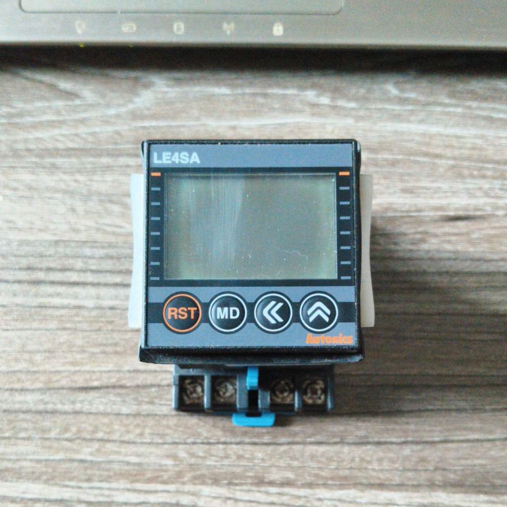 Autonics LE4SA Timer Relay Hẹn Giờ Điện Tử 8 Pin 24-240V AC/DC – Time Delay Cho Tủ Điện