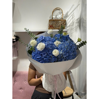 Bó Cẩm Tú cầu xanh dương
