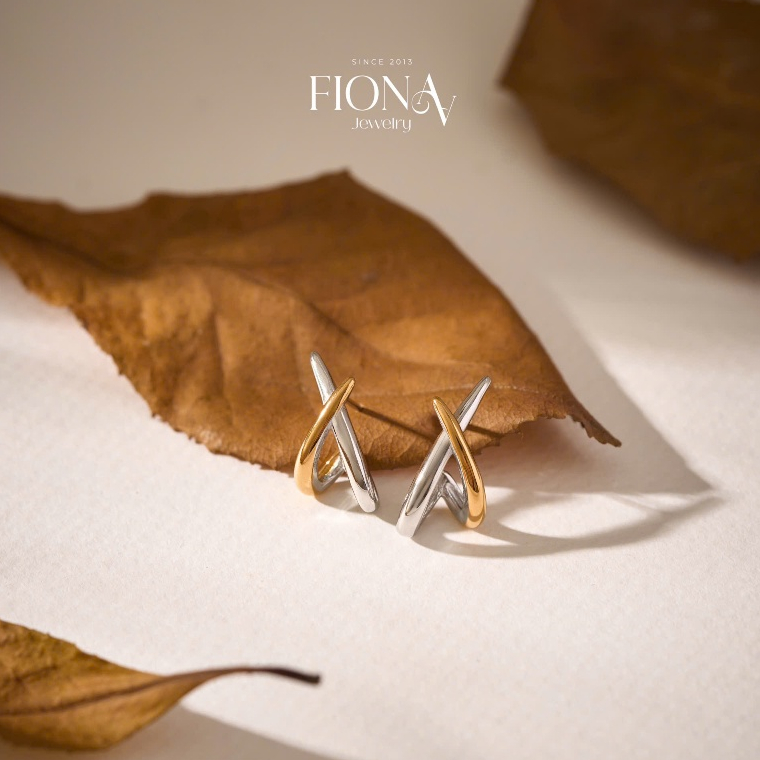 Khuyên tai bông tai nữ Cross Muse 2 tone đeo hàng ngày cá tính Fionaa Jewelry thép Titan không gỉ
