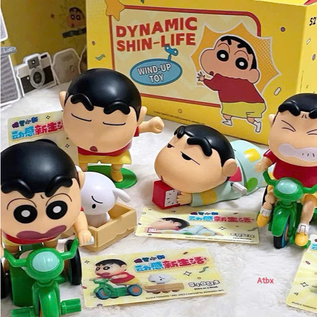 [ĐỒ CHƠI HÀI HƯỚC] Đồ chơi Shin Cậu bé bút chì dây cót, Shin ún mông đồ chơi Shin-chan nằm bò, Đạp x