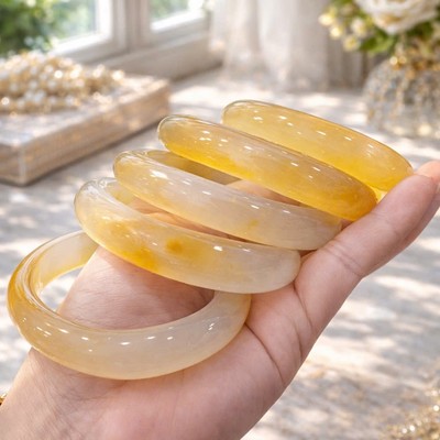 Vòng Mã Não Thiên Nhiên Màu Trắng Ánh Vàng Lắc Tay Phong Thủy - Ngọc Trai Trường Thịnh