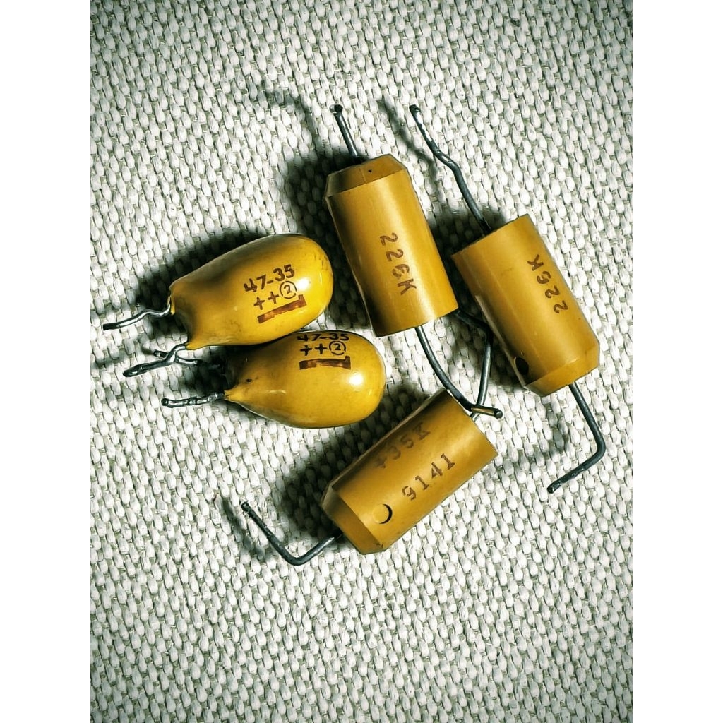 Tụ Tantalum thể rắn 35V 47uf và 22uf