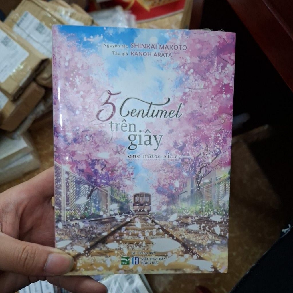 Sách -  5 Centimet trên giây bản bìa hồng Full seal