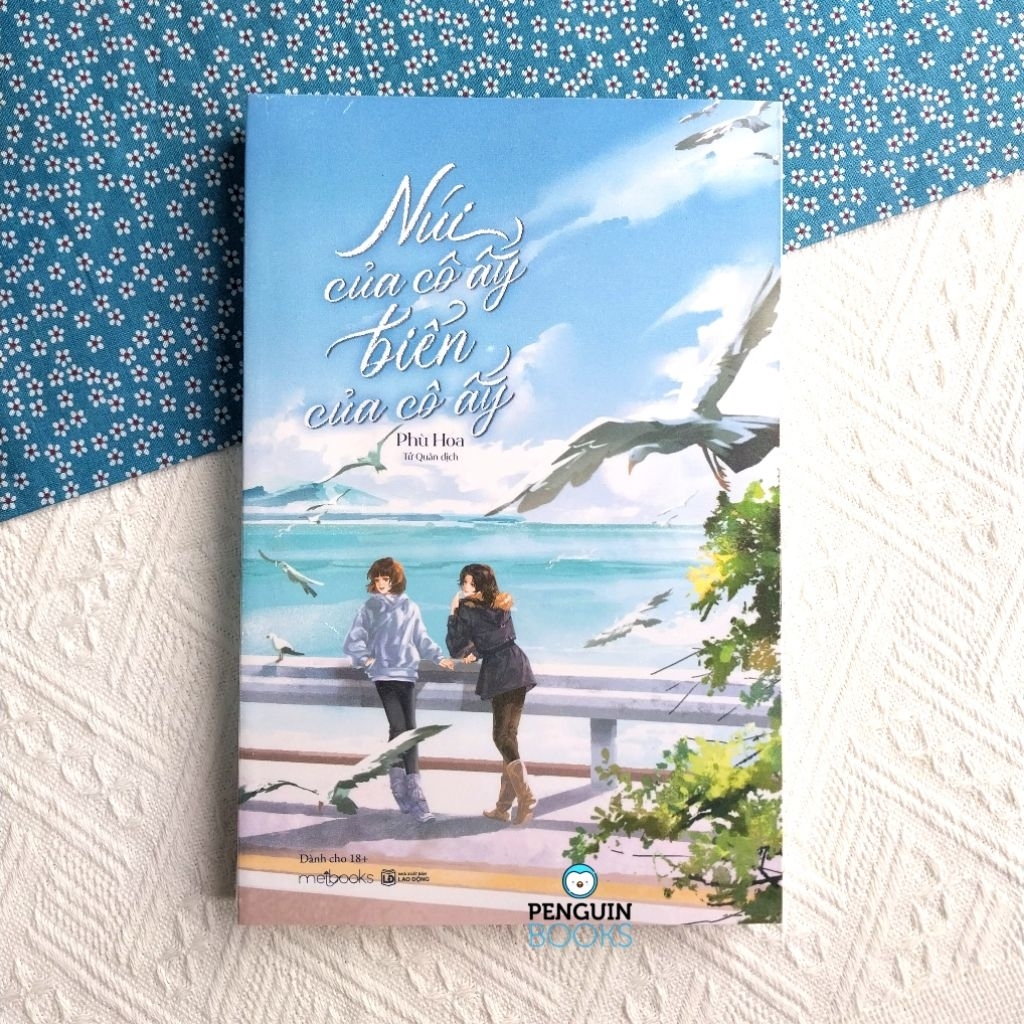 Sách AZ - Núi Của Cô Ấy, Biển Của Cô Ấy