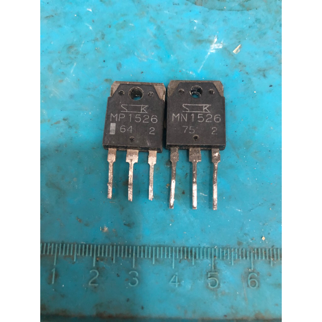 MN1526 và MP1526 cặp sò nguyên bản tháo rời