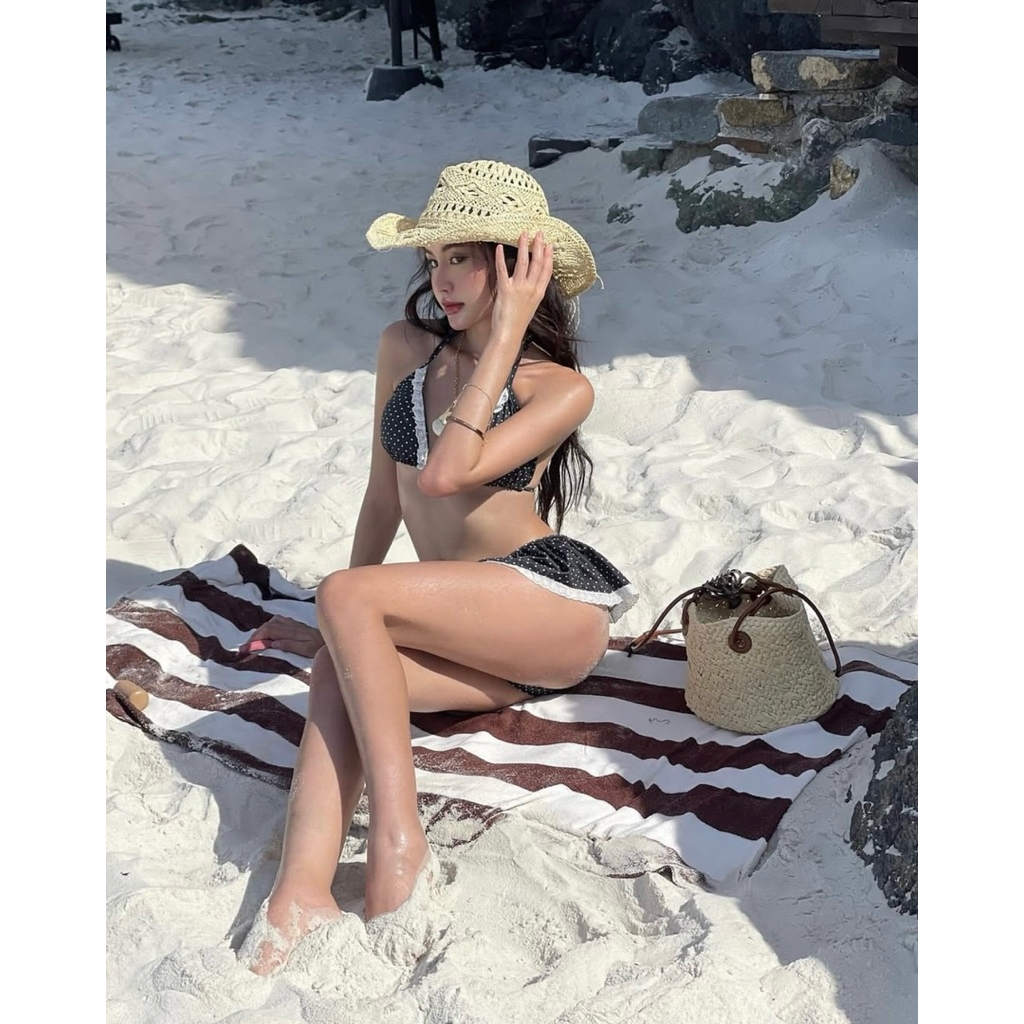 Bikini CAMCAM- bikini màu chấm bi đen áo tam giác váy 1 tầng phối ren siêu xinh dễ mang | BigBuy360 - bigbuy360.vn