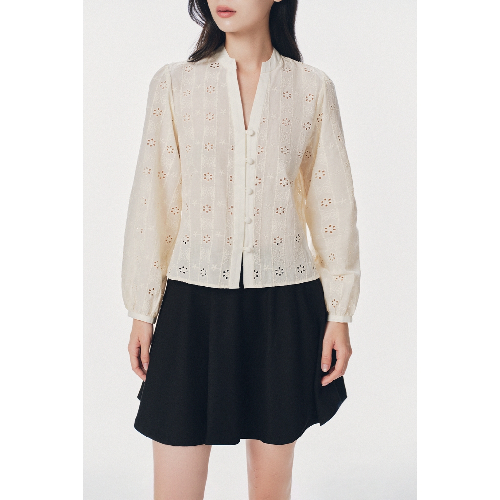 Áo kiểu dài tay cổ V mặt dệt hoạ tiết Mono Talk - MOF26S-T20003TK | BigBuy360 - bigbuy360.vn