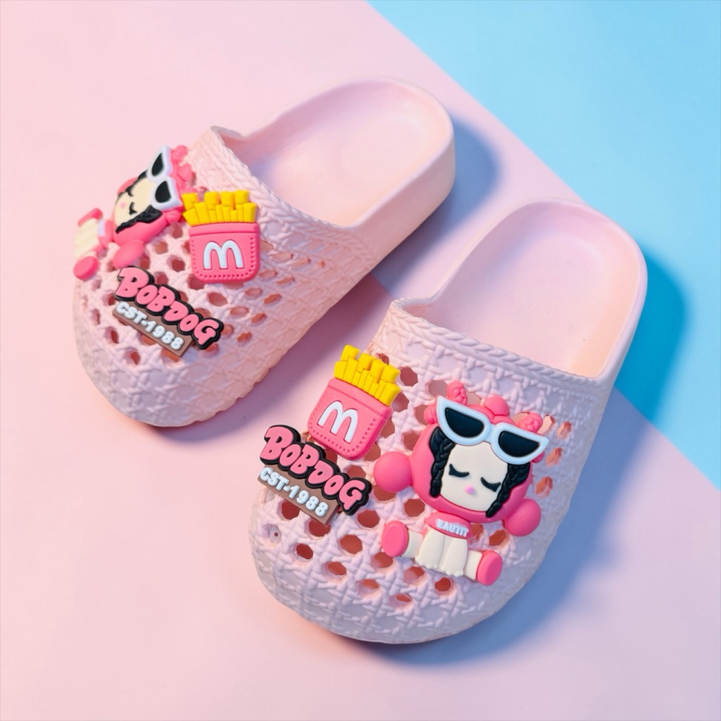 Dép Sục Nữ & Bé Gái 24-40 – Dép Nhựa Mềm Gắn Charm Dễ Thương – Đi Êm Nhẹ Chống Trơn