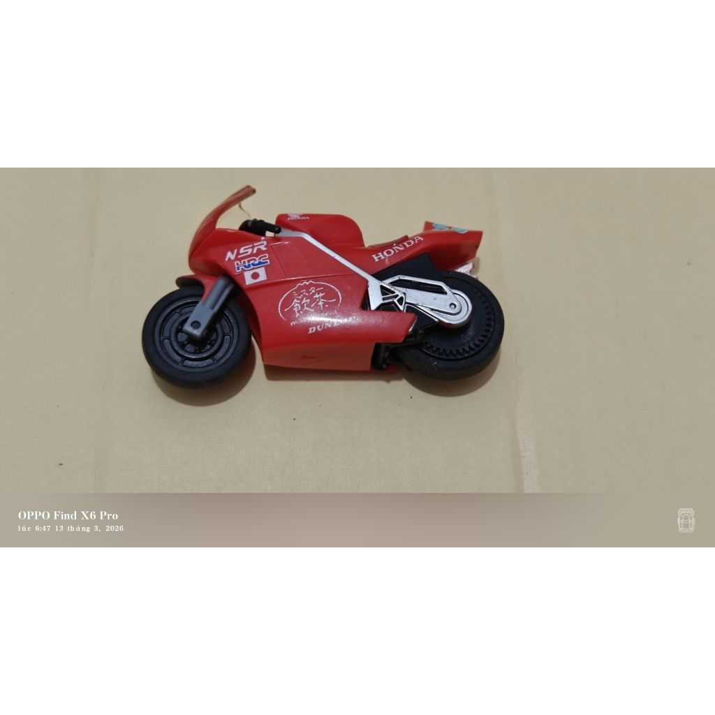 mô hình đồ chơi xe máy Honda NSR500 Moto GP Friction Bike Suntory Nhật Bản U927 màu đỏ lỗi tay lái s