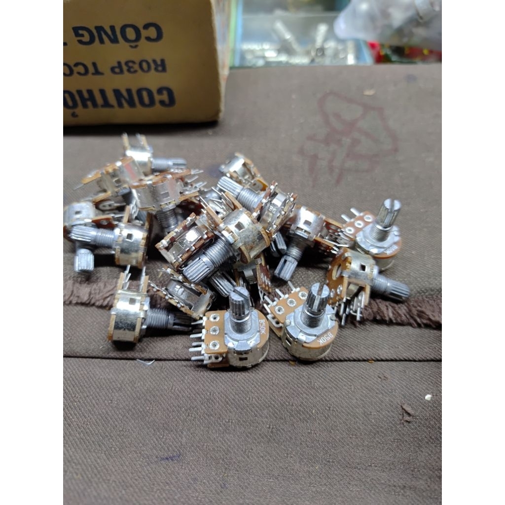 Chiết Áp 50K Kép (6 Chân) Cho ÂmLy giá 10 Cái