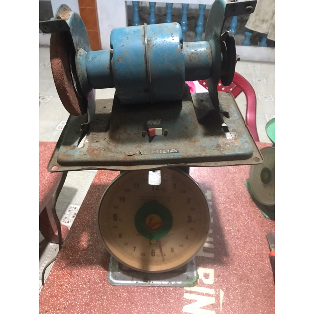 Máy mài 2 đá 150mm Nhật bãi điện 100v, nặng 5kg, 20x30, rất êm.