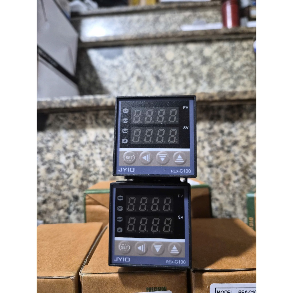 Bộ điều khiển nhiệt độ C100, Đồng hồ nhiệt độ Rex-C100 tối ưu điều khiển nhiệt