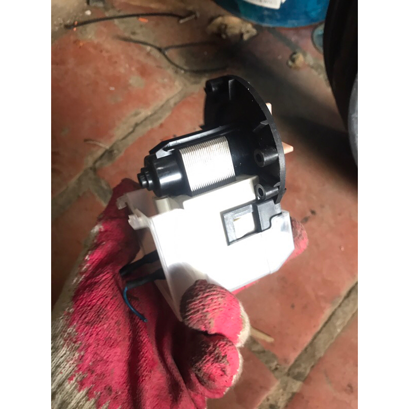 Motor xả nước thải  máy giặt Aqua AQD-D1000HT cũ tốt