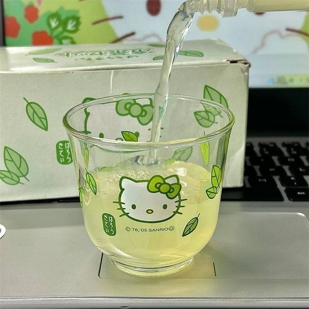 Ly Thủy Tinh Hello Kitty Lá Xanh – Green Leaves Hello Kitty Glass Cup