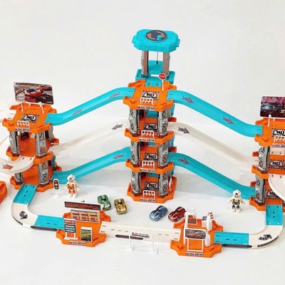 Đồ Chơi Bãi Đậu Xe Kèm 4 Xe Mini