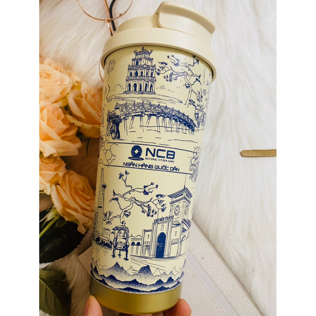 Ly giữ nhiệt Arty Cup thuộc bộ sưu tập "Việt Nam: Dấu Xưa, Bước Mới" của thương hiệu Jadify