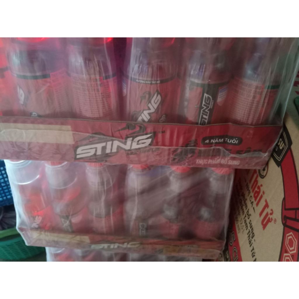 Thùng 24 Chai Nước Tăng Lực Sting Dâu 330ml - Sting Đỏ Thơm Ngon Đậm Vị
