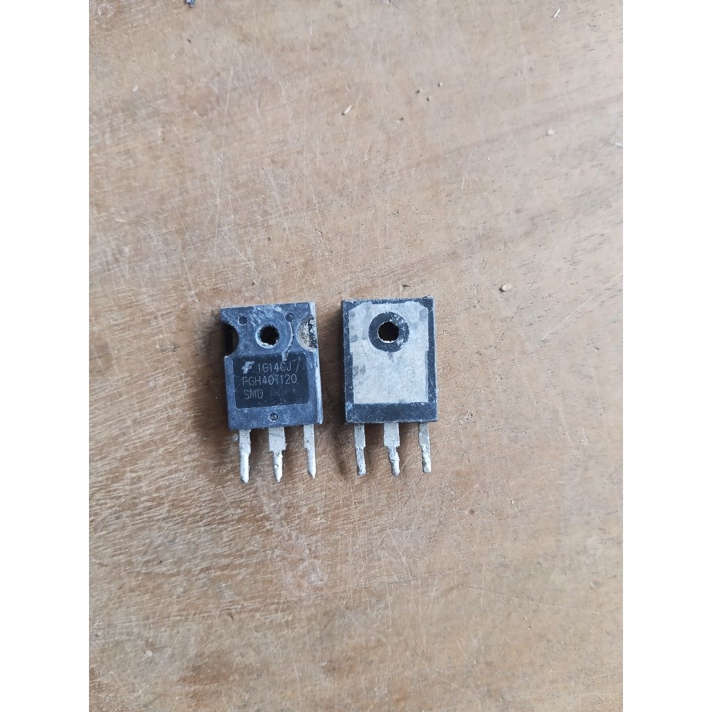một con IGBT FGH40T120 40A 1200V hàng tháo máy