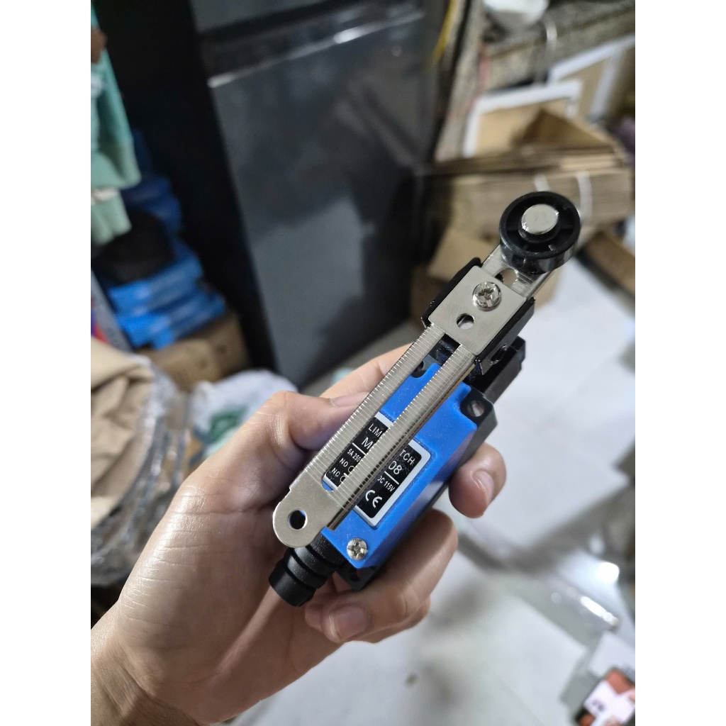 Công tắc hành trình thước xanh ME8108
