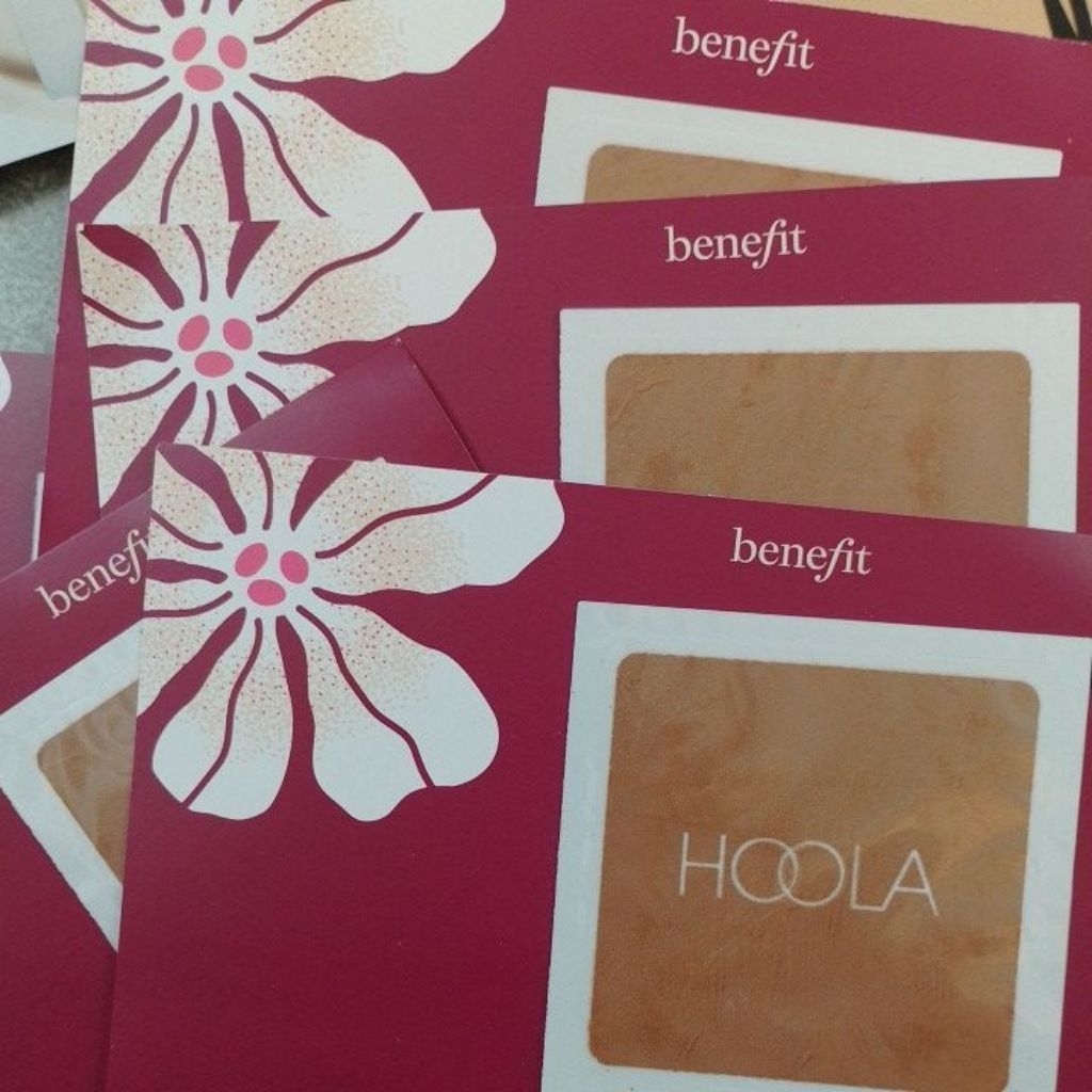 phấn tạo khối Benefit Hoola Matte Powder Bronzer.