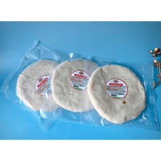 Đế bánh pizza đã nướng qua