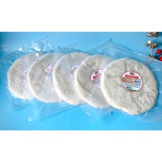 Đế bánh pizza đã nướng qua
