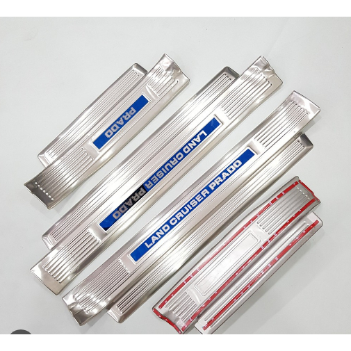 Ốp chống trầy bậc cửa Toyota Land Cruiser Prado 2010-2023 (Màu bạc logo xanh)