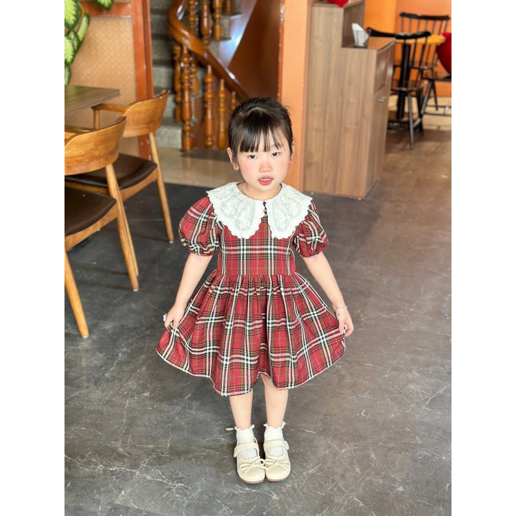 Váy bé gái kẻ đỏ xinh xắn cho bé yêu C130