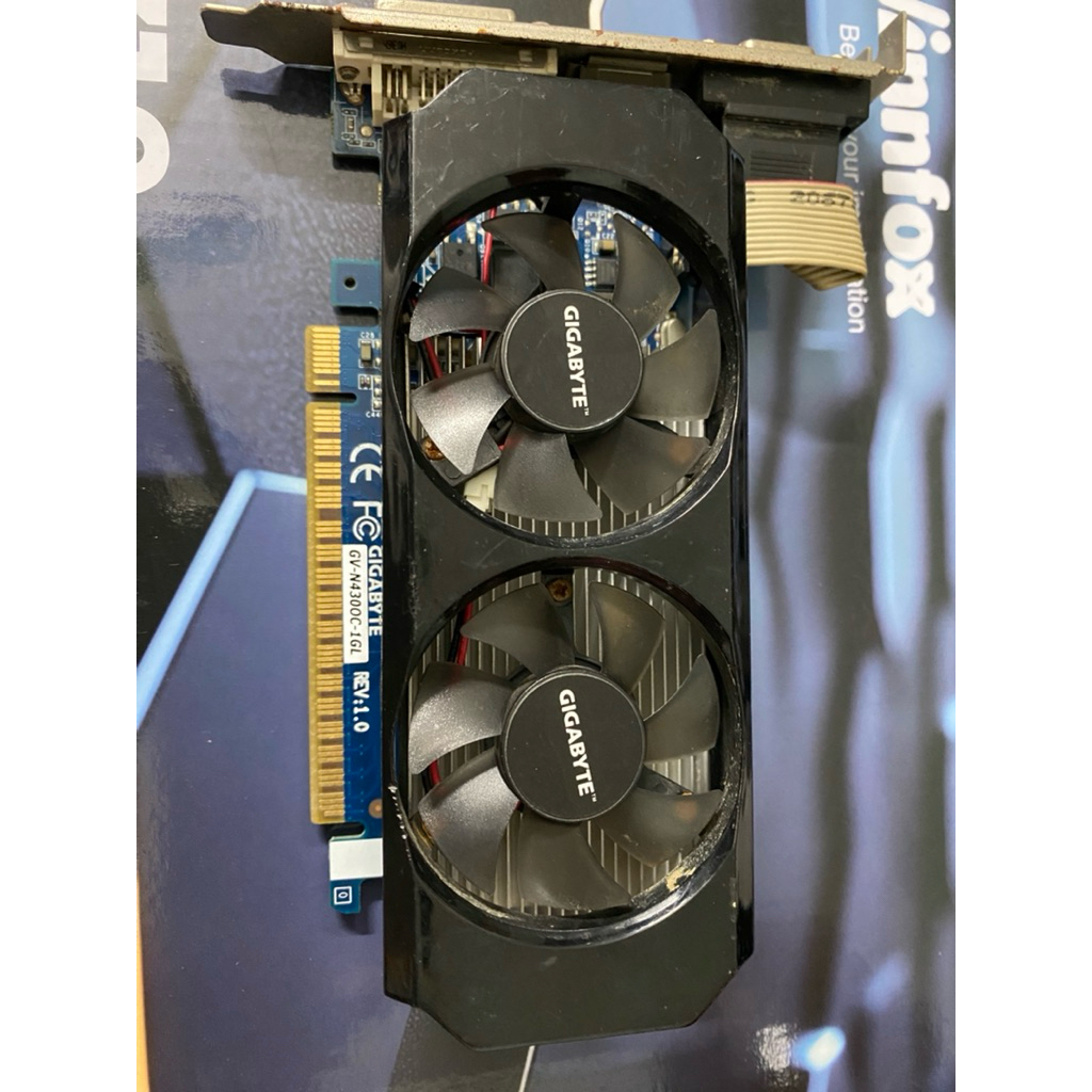 vga card màn hình gt430 gigabyte