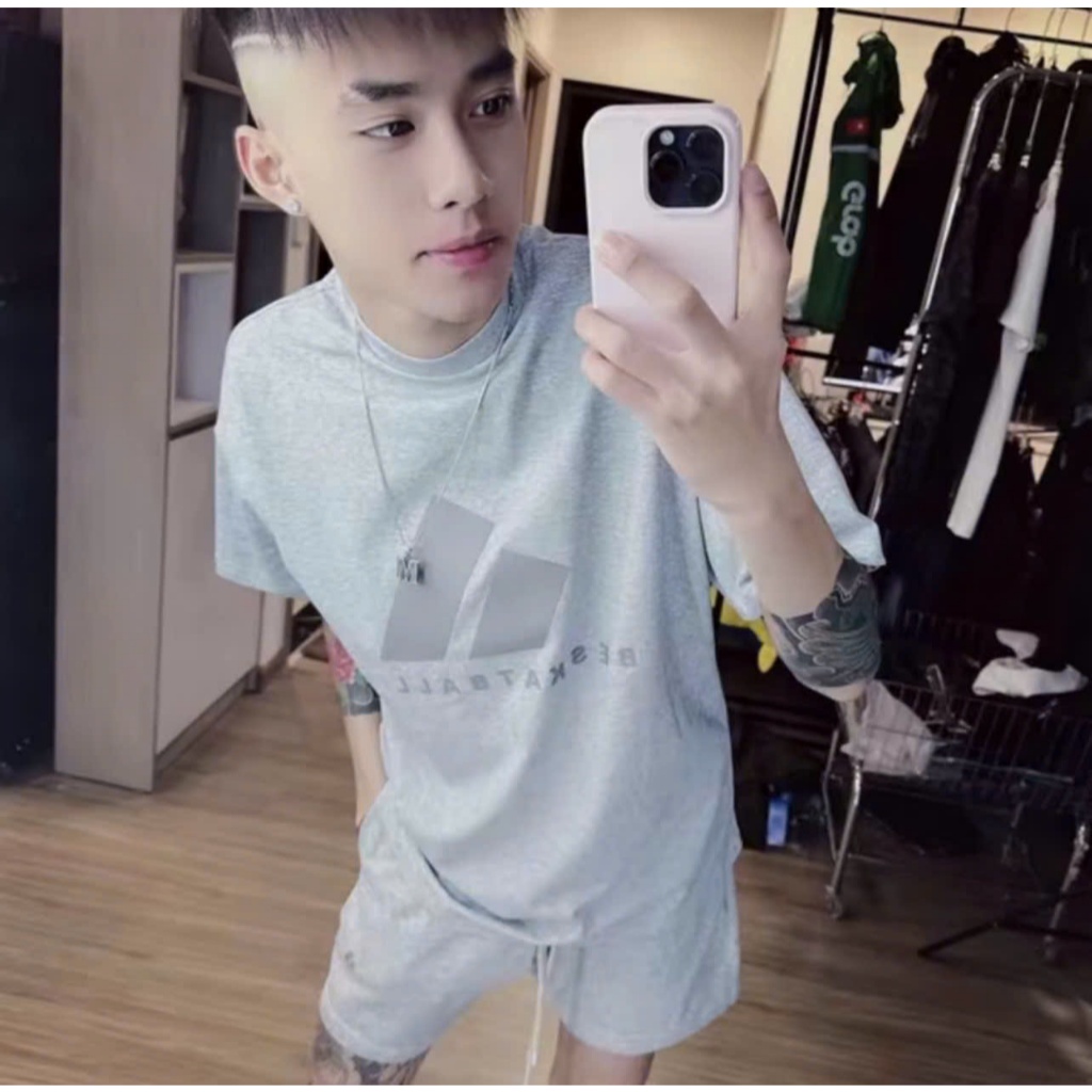 Bộ Đồ Nam Cộc Tay Mặc Hè In Hoạ Tiết Chữ DQS2 Đen Trắng Phối Quần Gió In Logo Lá . Bộ Thể Thao Cho C