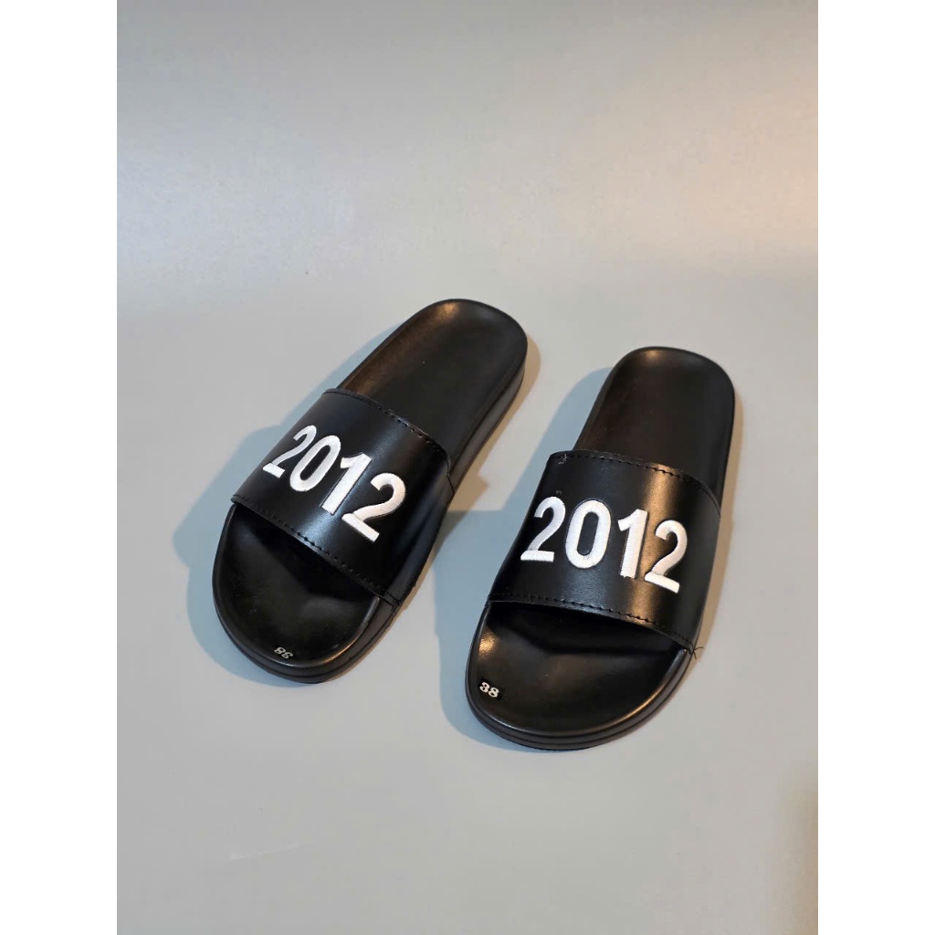 dép nam quai ngang theo năm sinh như 2008,2007,2011,2010,2009,2010,2011,2012,1013 bền đẹp