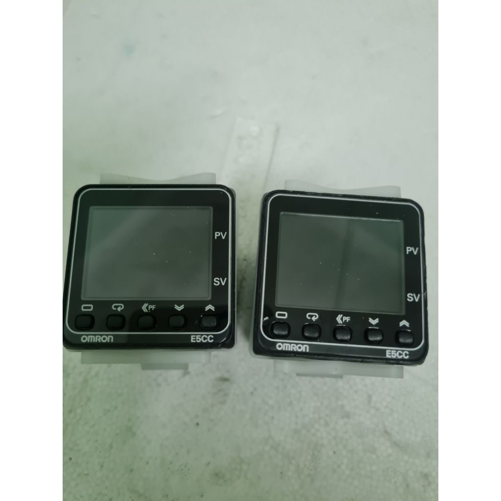 Bộ điều khiển nhiệt độ ngõ ra SSR Omron E5CC-QX0ASM-000, E5EC-QR2ASM-820