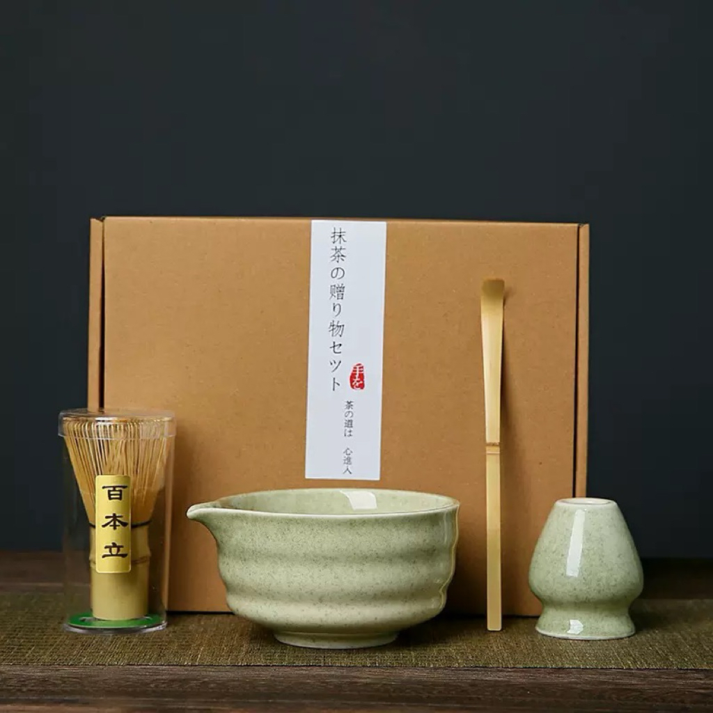 Set 4 món pha matcha gồm Bát đánh matcha, Cây đánh trà xanh matcha, Phới pha matcha và chân đế