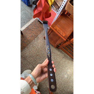 cây gãi lưng gỗ gõ đỏ dài 45cm