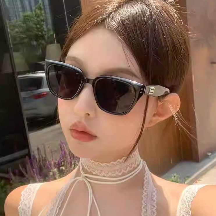 Kính râm thời trang INNI chống tia UV hottrend 2025 thiết kế sang chảnh phù hợp cả nam và nữ 11528