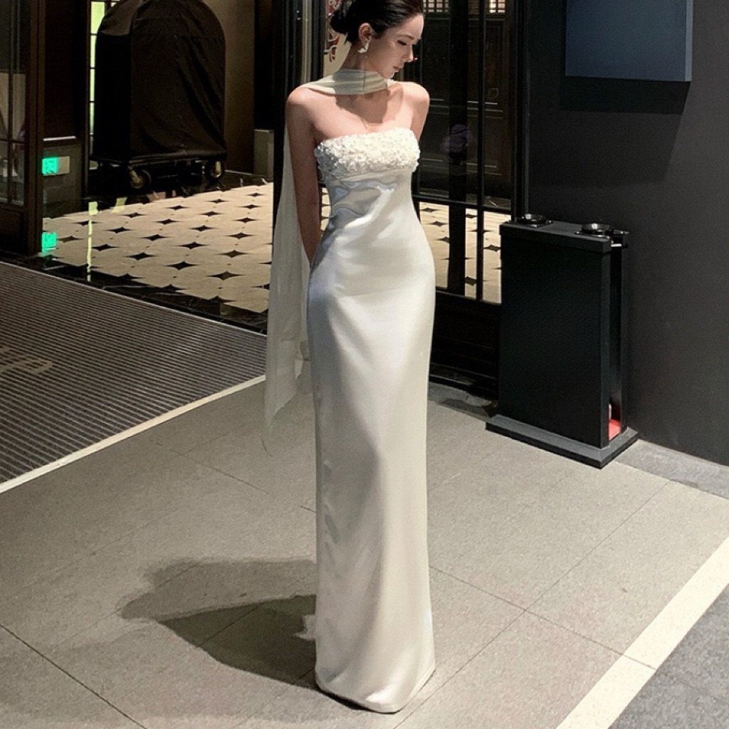 Lizz Studio M7778 Váy trắng lụa đi tiệc sang chảnh kèm khăn choàng