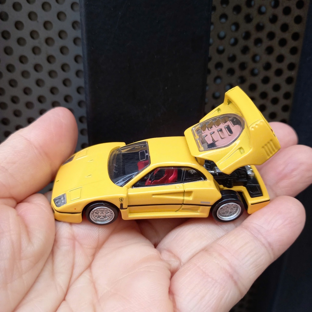 Xe mô hình tomica premium không hộp, Ferrari F40 (xước nhẹ) (vàng)