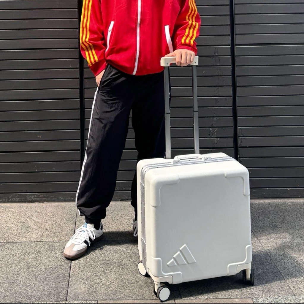Vali adidas màu trắng size 20