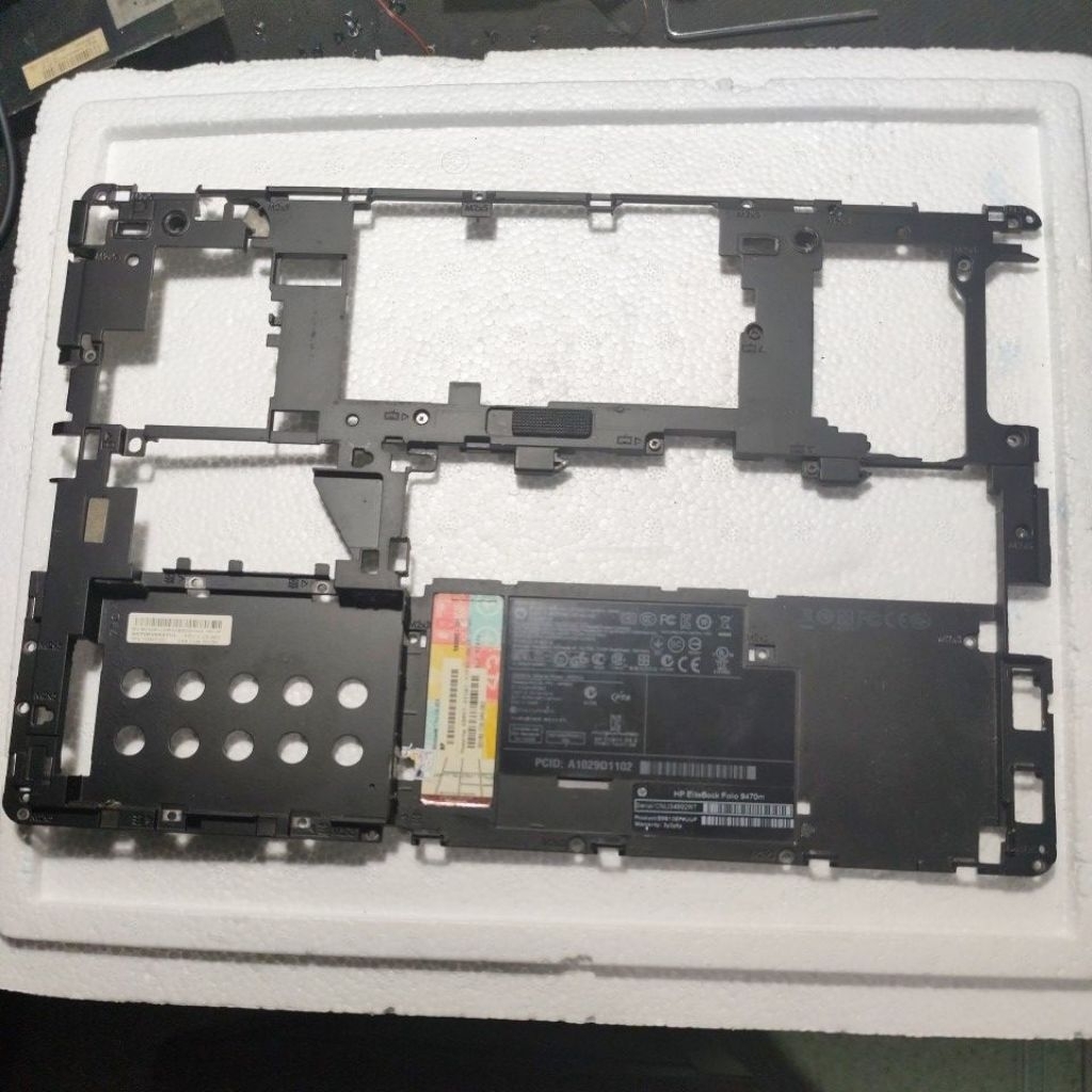 khung vỏ mặt D main laptop HP Elitebook Folio 9470m nguyên Jin chưa sửa