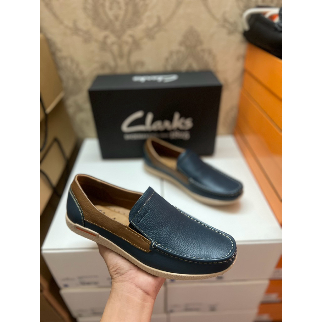 Giày mọi Clarks xanh navi phối viền nâu
