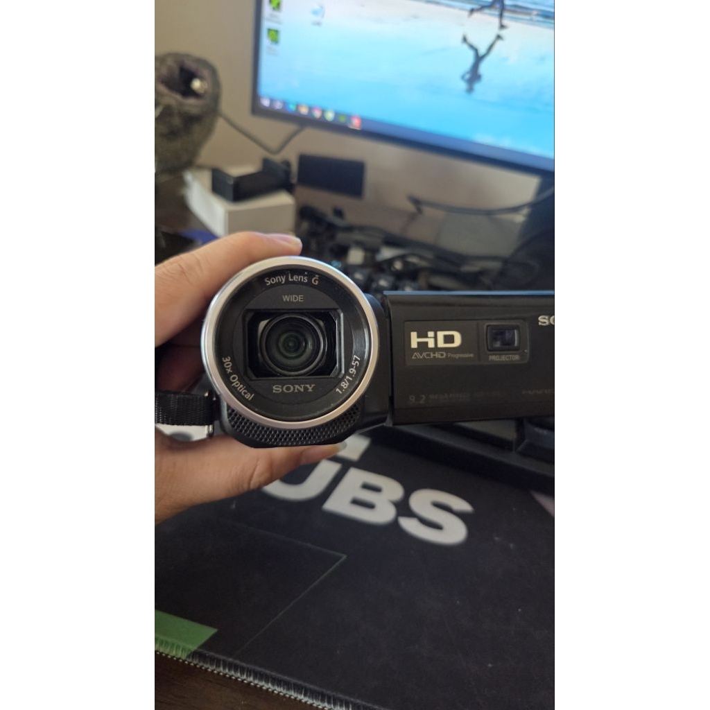 máy quay phim handycam sony pj675