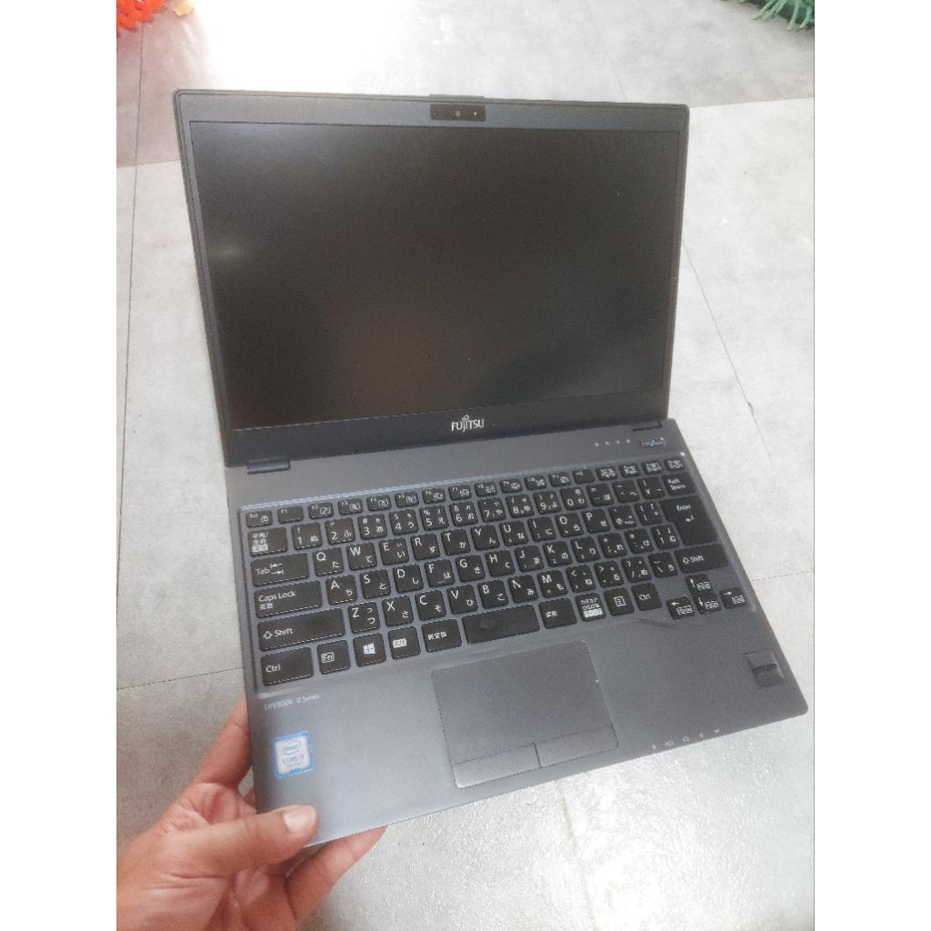 Laptop Fujitsu core i5 7300u ram8/ssd256