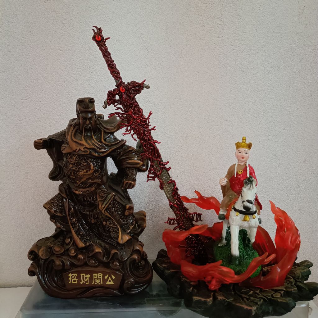 Mô Hình Sưu Tầm Nghịch Thần game Elden Ring 30cm.