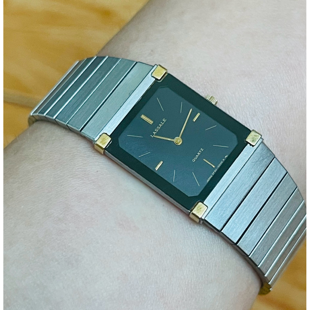 Đồng hồ Seiko Lassale tank mini mỏng siêu sang.