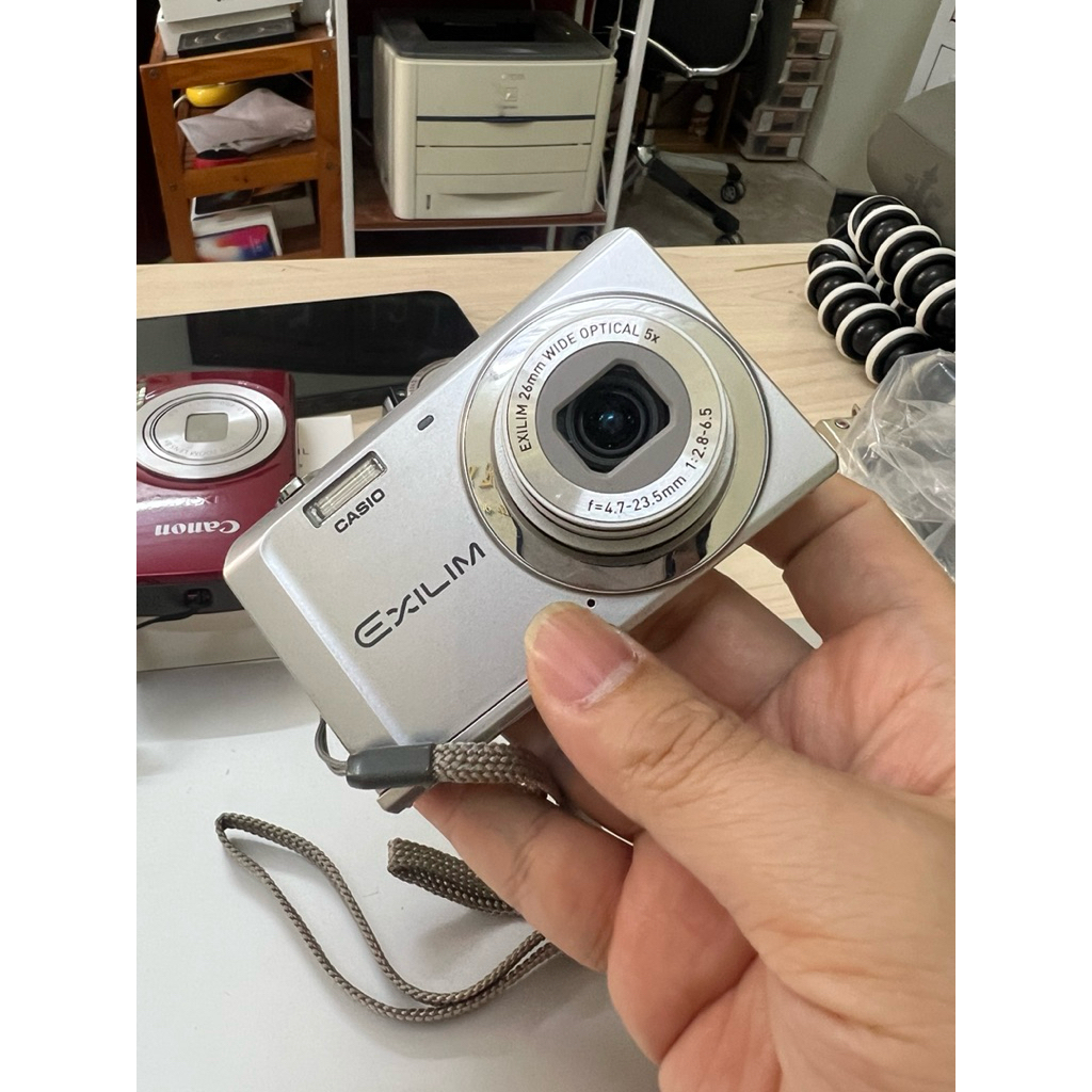 Casio Exilim EX-ZS5 – like new