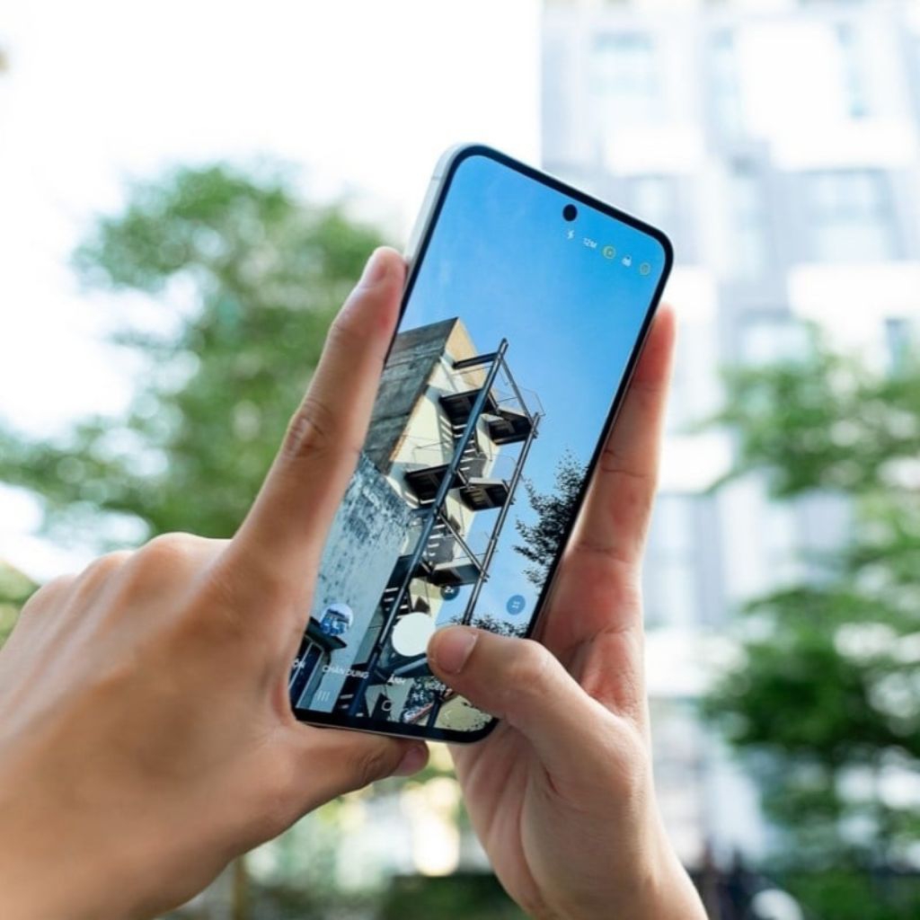 samsung a56 5g ram 12g bộ nhớ 256gb hàng cũ 90% bảo hành 12 tháng.