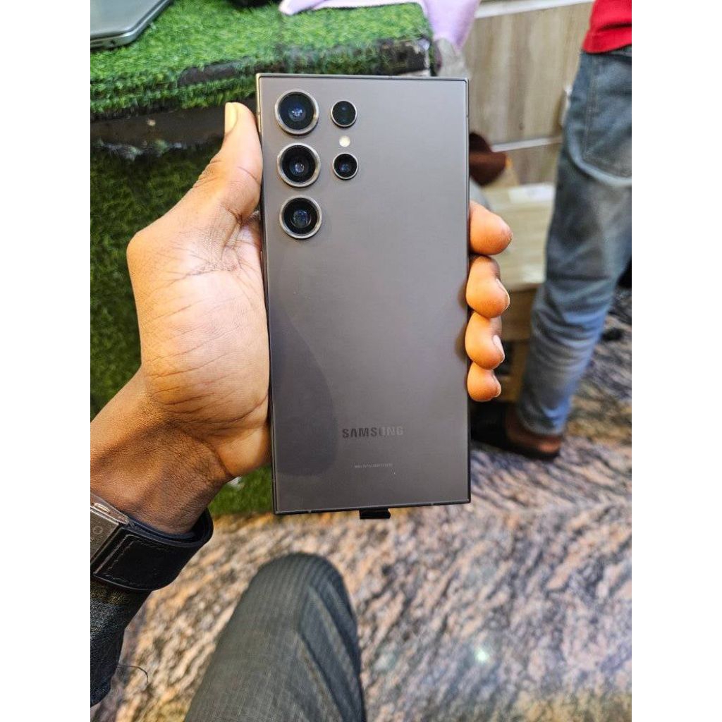 Samsung Galaxy S24 Ultra 12GB 256GB bản Việt Nam. hàng cũ bảo hành 12 tháng.